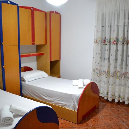 Central 5 Bedrooms Apartment Partial Seaview Vlorë Exteriör bild