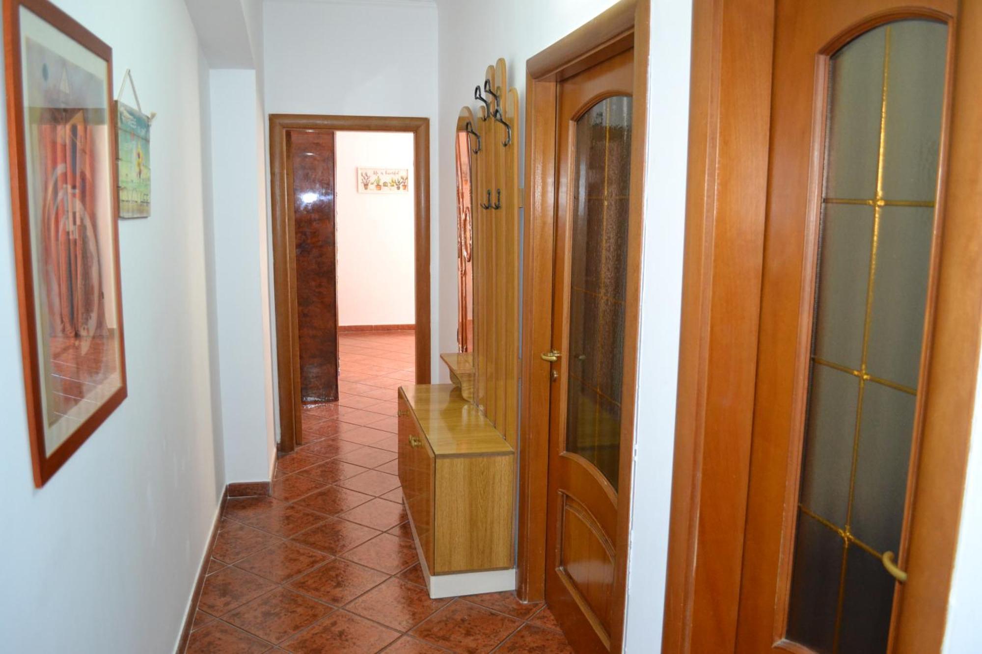 Central 5 Bedrooms Apartment Partial Seaview Vlorë Exteriör bild