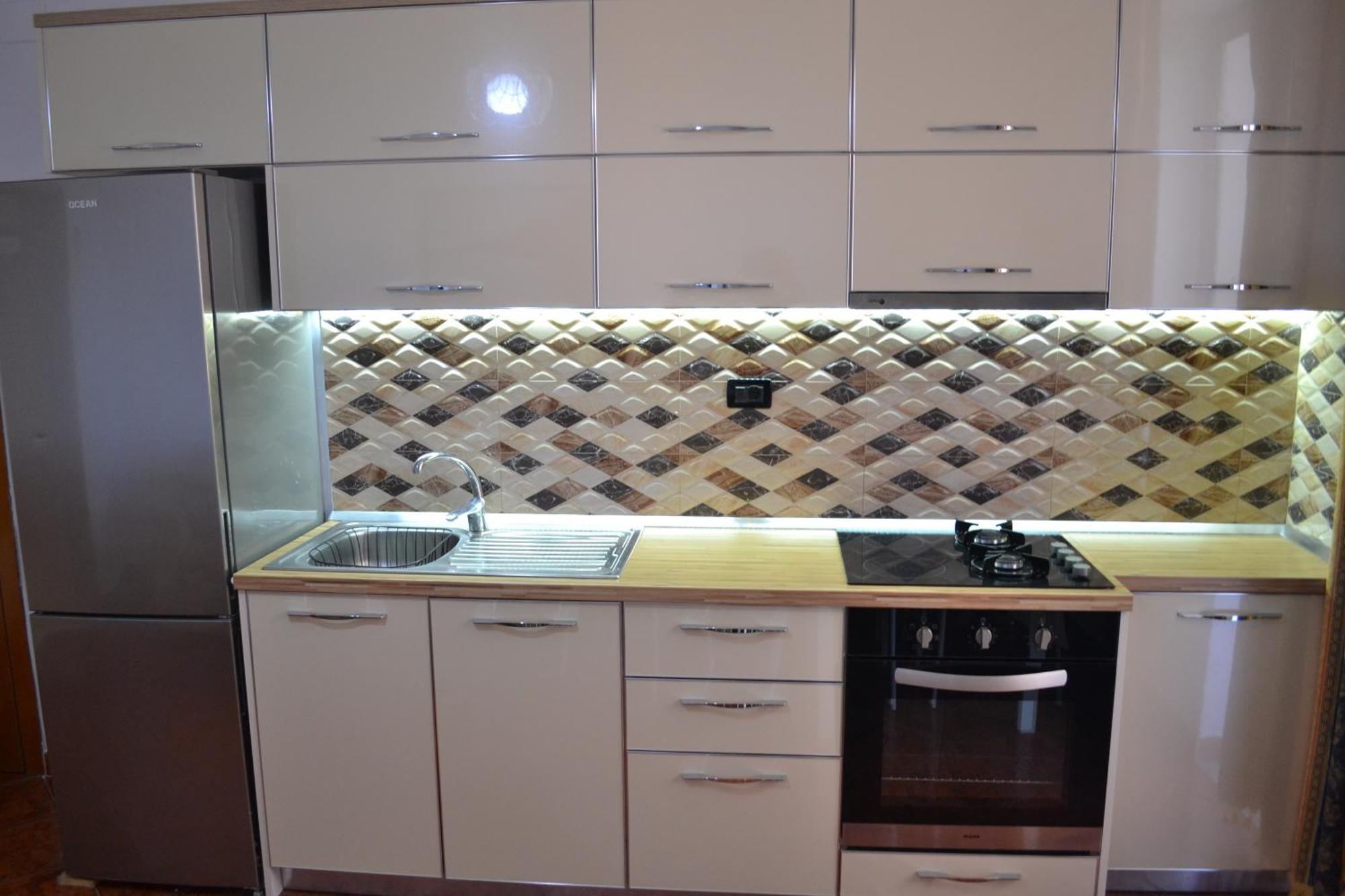 Central 5 Bedrooms Apartment Partial Seaview Vlorë Exteriör bild