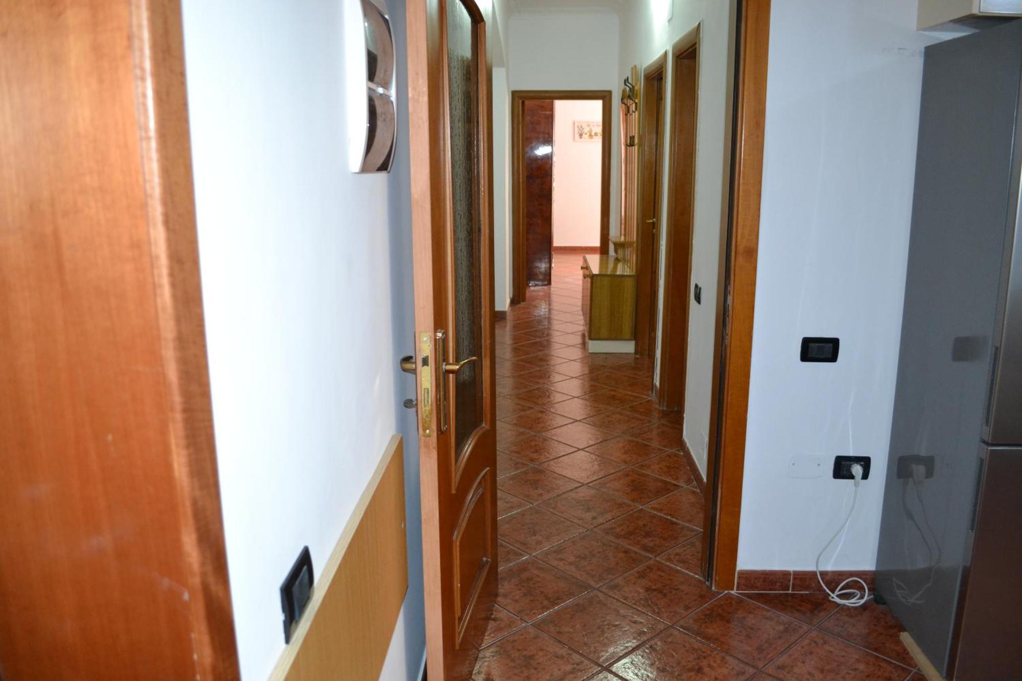 Central 5 Bedrooms Apartment Partial Seaview Vlorë Exteriör bild