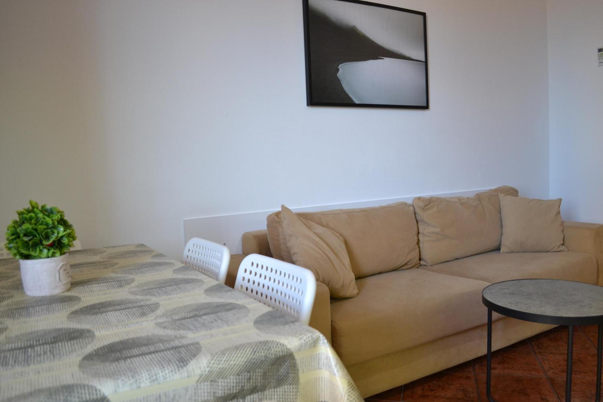 Central 5 Bedrooms Apartment Partial Seaview Vlorë Exteriör bild