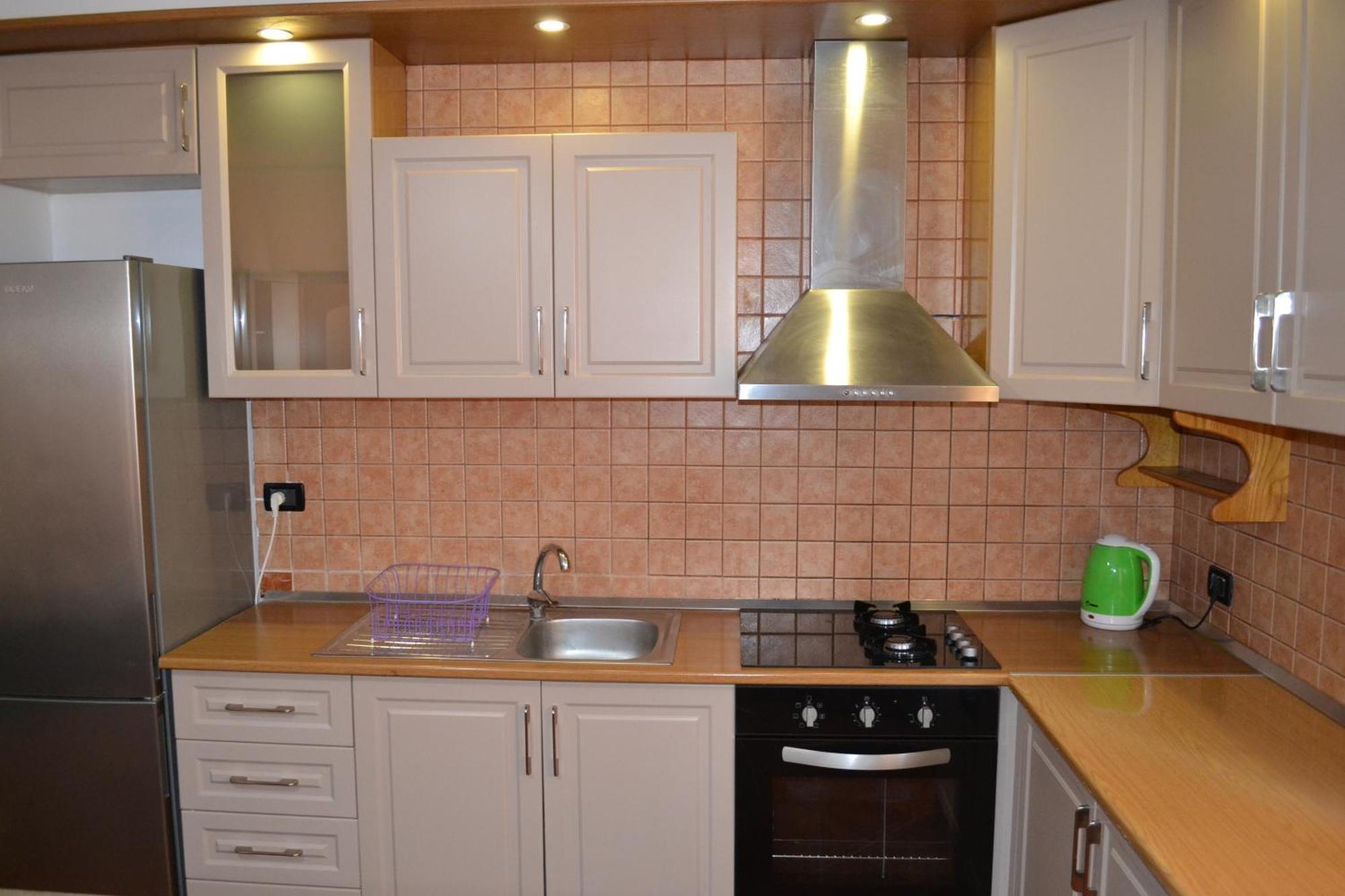 Central 5 Bedrooms Apartment Partial Seaview Vlorë Exteriör bild