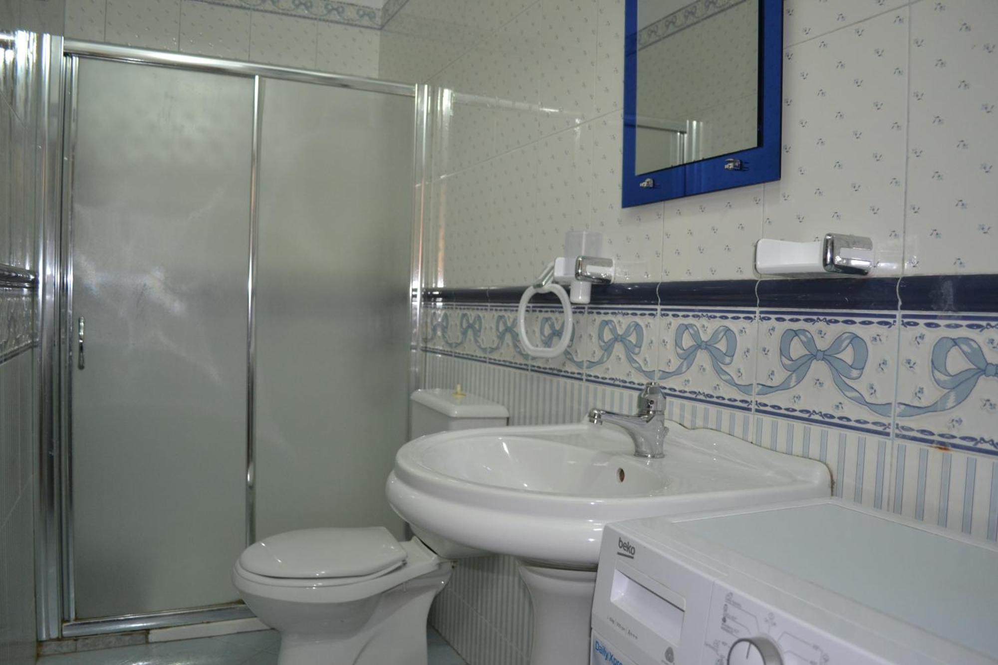 Central 5 Bedrooms Apartment Partial Seaview Vlorë Exteriör bild