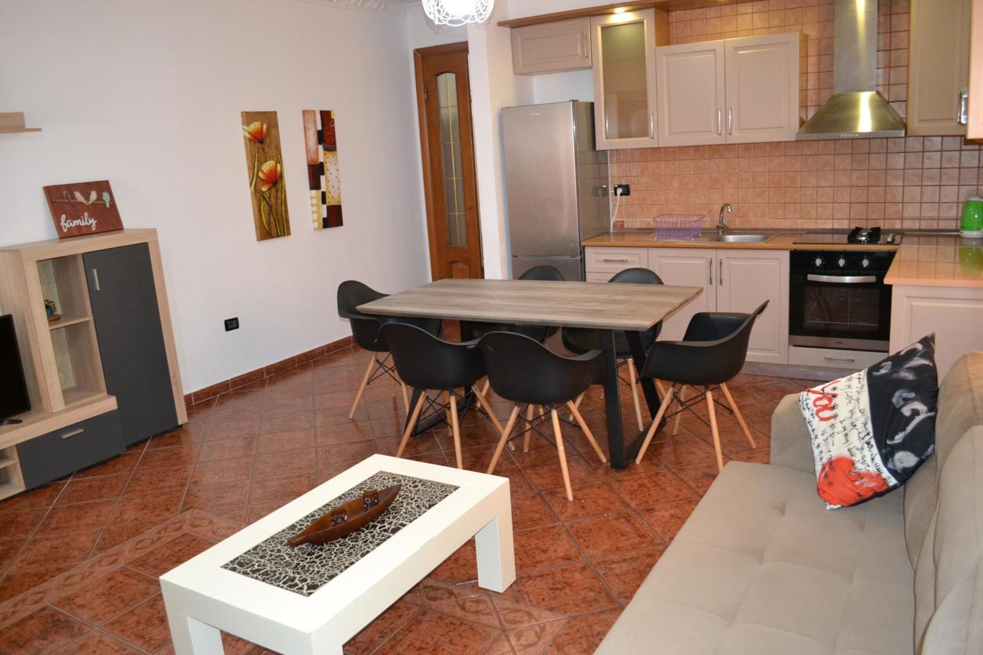Central 5 Bedrooms Apartment Partial Seaview Vlorë Exteriör bild
