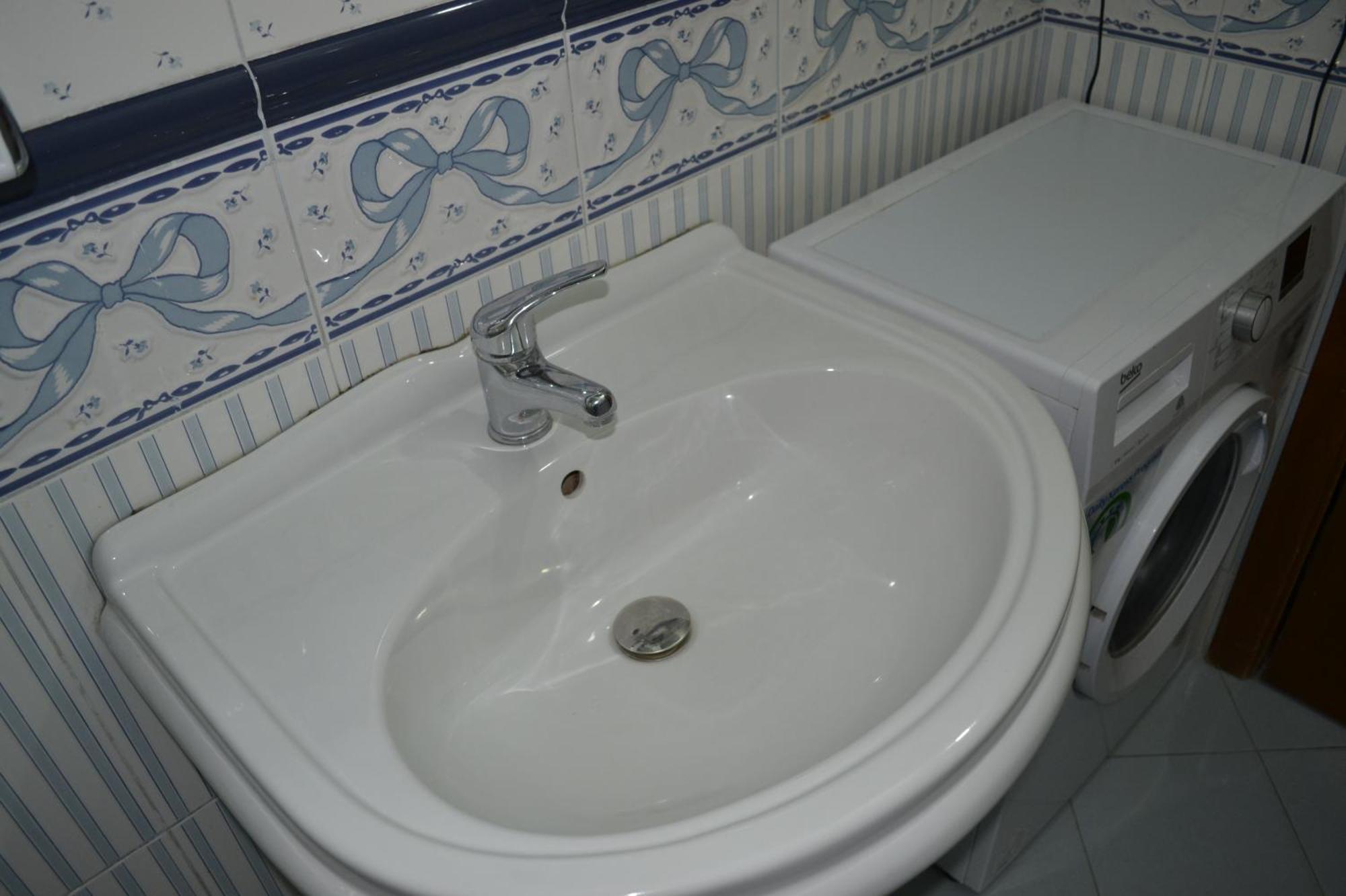 Central 5 Bedrooms Apartment Partial Seaview Vlorë Exteriör bild